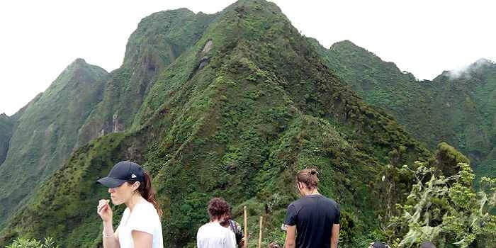 hiking-mount-muhabura-in-mgahinga-national-park