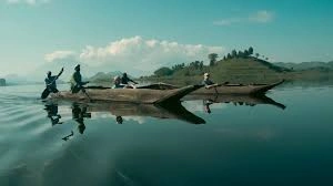 dug-out-canoe-rides-experiences-lake-mutanda