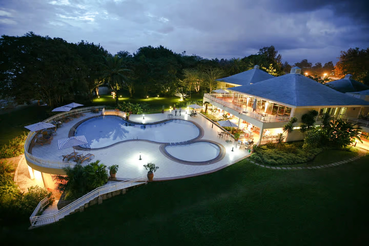 best-hotels-near-lake-kivu